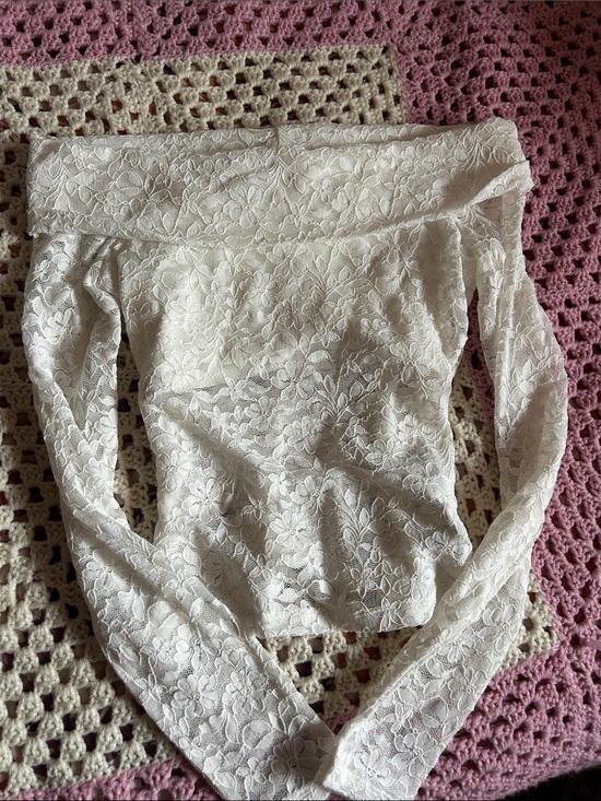 Hollister Tops - Hollister White Off-Shoulder Lace Long-Sleeve, with tags